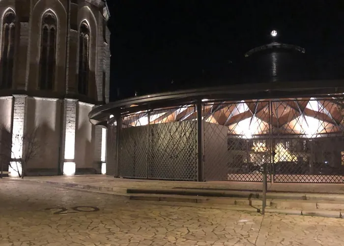 Et Lumineux 库沙达